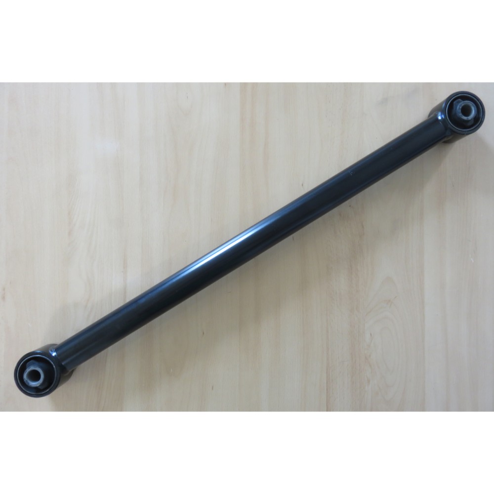 Tirant de pont arrière inférieur renforcé rallongé +11mm pour TOYOTA Land Cruiser série 80 / 100 - La pièce Tirant de pont arrière inférieur renforcé rallongé +11mm pour TOYOTA Land Cruiser série 80 / 100 - La pièce