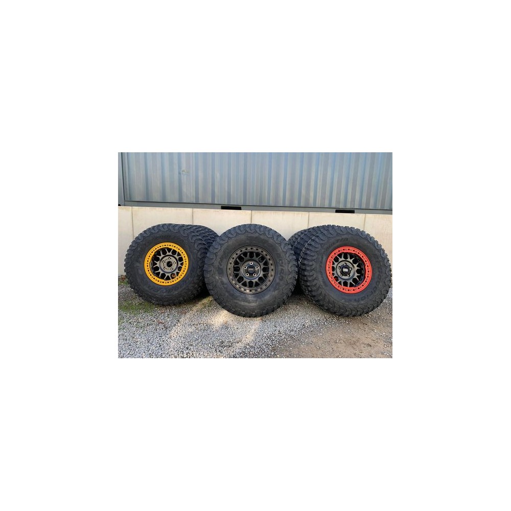 Jante aluminium 8,5 x 17 ET 10 ou +18 Beadlock Jeep Wrangler JK / JL KMC KM234 taille et couleur au choix Jante aluminium 8,5 x 17 ET 10 ou +18 Beadlock Jeep Wrangler JK / JL KMC KM234 taille et couleur au choix