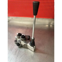 Commande directionnelle pour systèmes de direction arrière entièrement hydrauliques