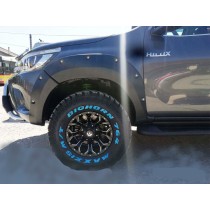 ÉLARGISSEURS D'AILES POUR TOYOTA HI-LUX (ROCCO)  2018  2021, 75 MM DE LARGE, S'ADAPTENT AUX CARROSSERIES LARGES ET ÉTROITES