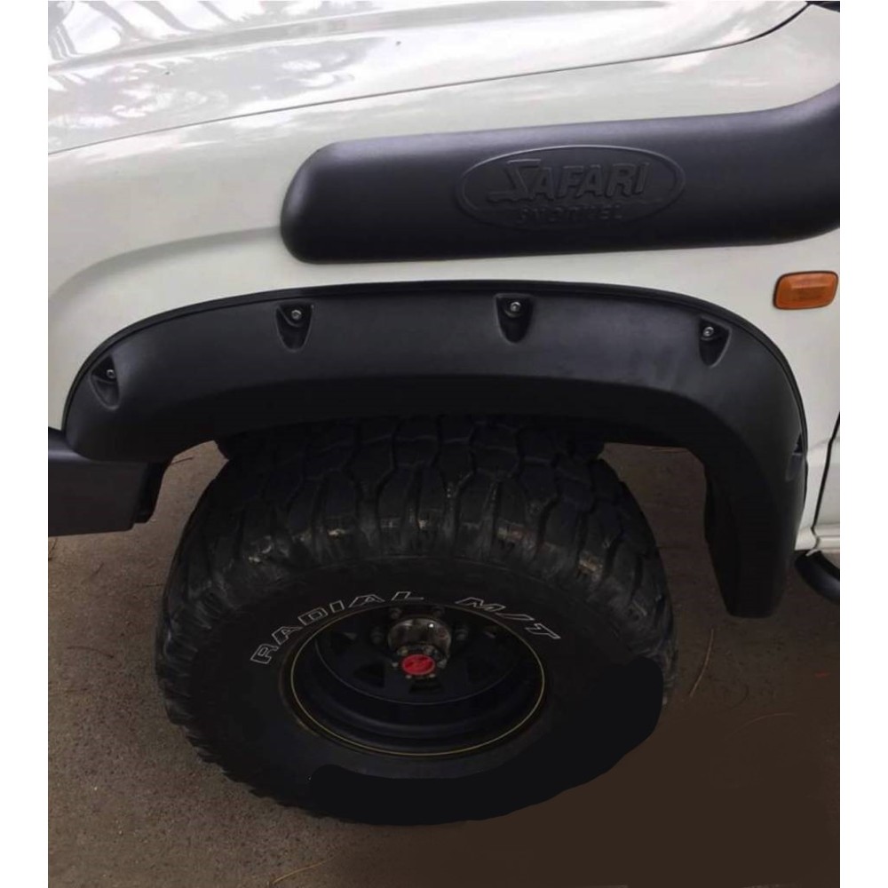 ELARGISSEURS D'AILE POUR TOYOTA HI-LUX 167 DOUBLE CABINE  LARGEUR 95 MM