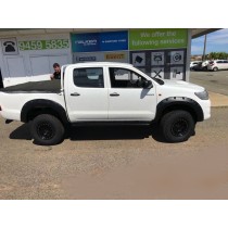 ÉLARGISSEURS D'AILES POUR TOYOTA HI-LUX 2012-2015 STANDARD (FACE-LIFT)  LARGEUR 50 MM,