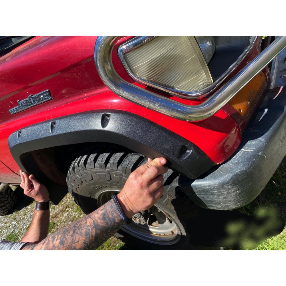 ÉLARGISSEURS D'AILES POUR TOYOTA LAND CRUISER LIGHT DUTY LJ70/73 ou KZJ70/73-2 PORTES 55 MM DE LARGE ÉLARGISSEURS D'AILES POUR TOYOTA LAND CRUISER LIGHT DUTY LJ70/73 ou KZJ70/73-2 PORTES 55 MM DE LARGE
