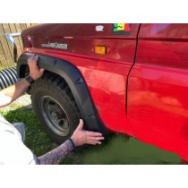 ÉLARGISSEURS D'AILES POUR TOYOTA LAND CRUISER LIGHT DUTY LJ70/73 ou KZJ70/73-2 PORTES  55 MM DE LARGE