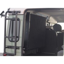 Coffre de rangement pour hayon latéral dun Land Rover Defender Puma (2007-2016) - de Front Runner