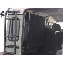 Coffre de rangement pour hayon latéral dun Land Rover Defender Puma (2007-2016) - de Front Runner