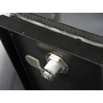 Coffre-fort sous la console dune Toyota Land Cruiser 76 - de Front Runner
