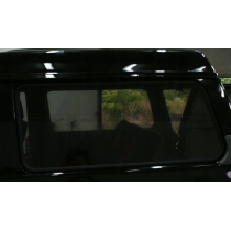 Fenêtre latérale de carrosserie Nissan Patrol Y60