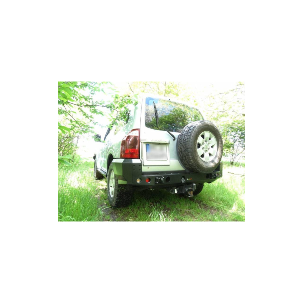 PARE CHOC ARRIERE F4X4 POUR MITSUBISHI PAJERO 3 COURT (feux compris)