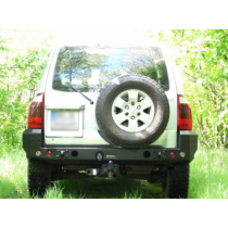PARE CHOC ARRIERE F4X4 POUR MITSUBISHI PAJERO 3 COURT (feux compris)