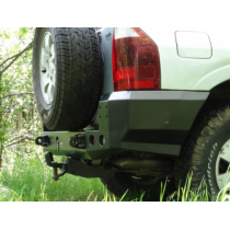 PARE CHOC ARRIERE F4X4 POUR MITSUBISHI PAJERO 3 COURT (feux compris)