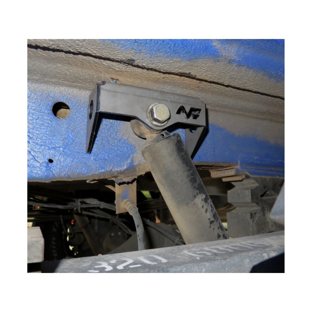 Renforts d'ancrages supérieur d'amortisseur arrière pour Mercedes Sprinter 4x4 W906 W907 Renforts d'ancrages supérieur d'amortisseur arrière pour Mercedes Sprinter 4x4 W906 W907