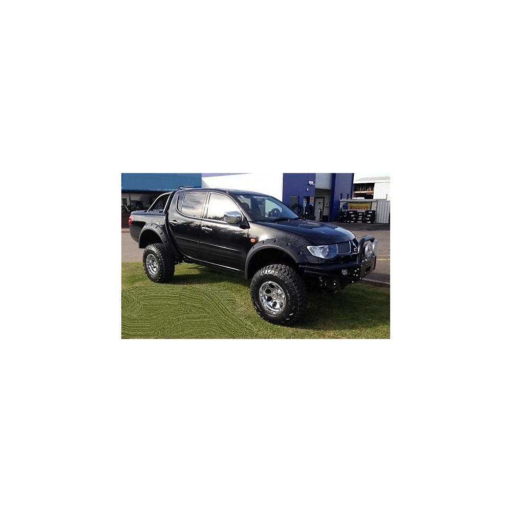 ÉLARGISSEURS DAILES POUR MITSUBISHI L200 ML/MN  LARGEUR 95 MM