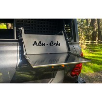 Tablette pliante Alu-Cab : cuisine pratique pour hard-top 4x4