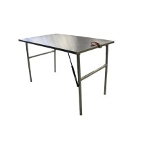 Table en aluminium pliable Alu-Cab : robuste, légère et pratique