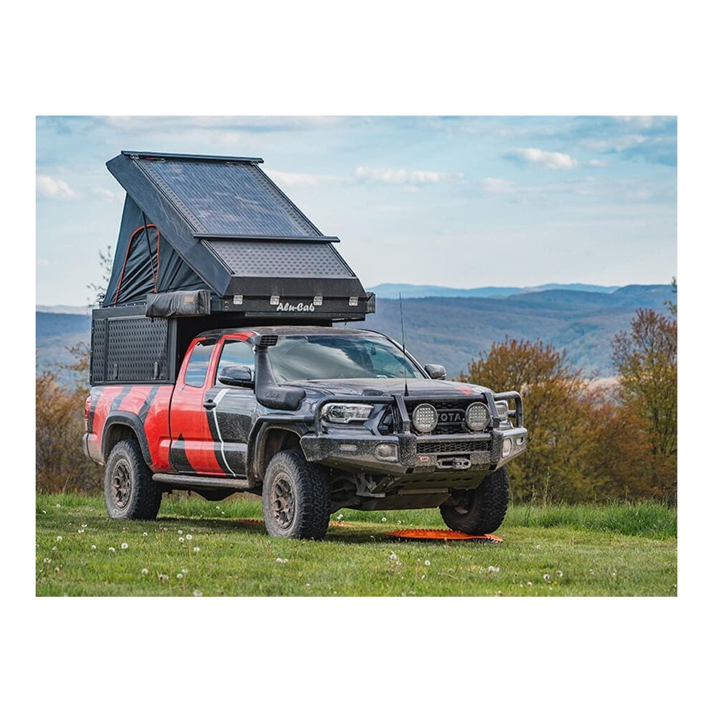 Alu-Cab Canopy Camper Toyota Tacoma Long Bed de 2016+ en noir Alu-Cab Canopy Camper Toyota Tacoma Long Bed de 2016+ en noir
