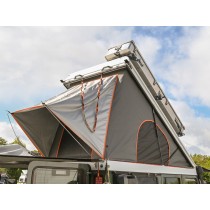 Toit ouvrant Alu-Cab Icarus Defender blanc – Offroad & bivouac