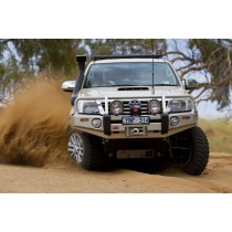 W/BAR HILUX 11ON FLARES AF20 ARB : Pare-chocs 4x4 robuste