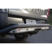 Pare-chocs arrière SUMMIT RAW Hilux 2020+ avec capteurs et attelage