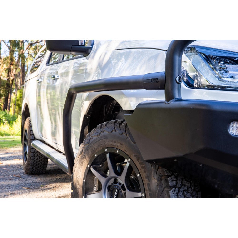 SUMMIT F/RAIL SUIT DMAX ARB : Marche Pied Noir Mat 4x4 Robuste