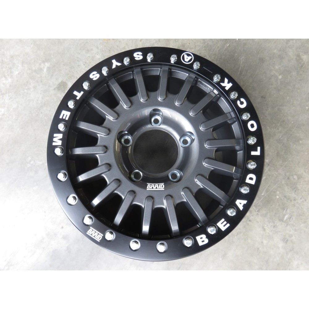 Jante alu Braid Winrace Beadlock 17" grise Toyota VDJ200 robuste