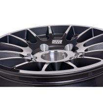 Jante alu Braid Winrace S grise 8x17 ET40 pour Land Cruiser 250
