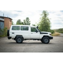 TOYOTA LAND CRUISER GRJ78 BLANC BM5 AVEC POWER PACK ET DOUBLE RESERVOIR