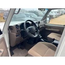 TOYOTA LAND CRUISER GRJ76 BLANC BVA 6 VITESSES BASIC AVEC TREUIL ET BLOCAGES
