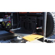 Table rabattable Alu-Cab Ineos Grenadier : accessoire 4x4 idéal