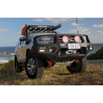  Pare-chocs avant ARB Hilux 2015+ avec DRL et emplacement treuil 