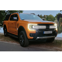 Apportez un style unique et moderne à votre Ford Ranger avec cette grille Shadowline, conçue pour remplacer directement la calan