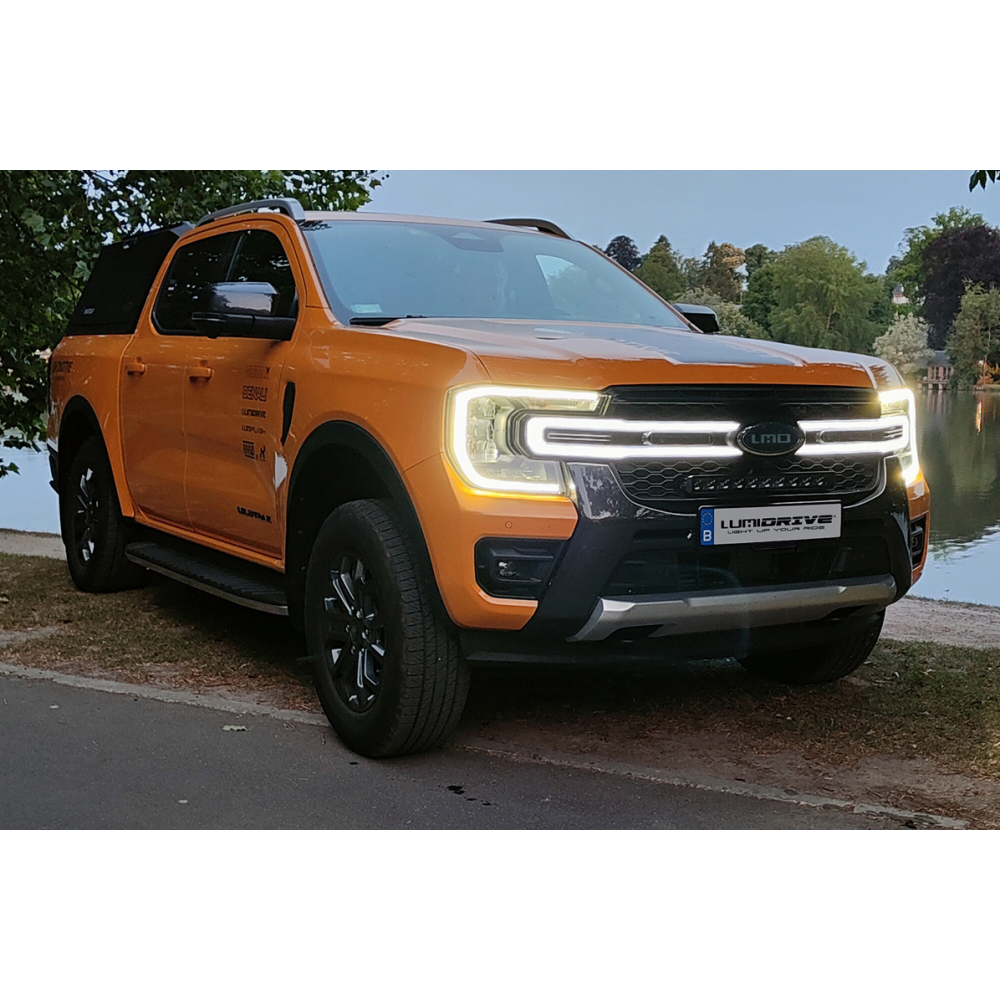 Apportez un style unique et moderne à votre Ford Ranger avec cette grille Shadowline, conçue pour remplacer directement la calan
