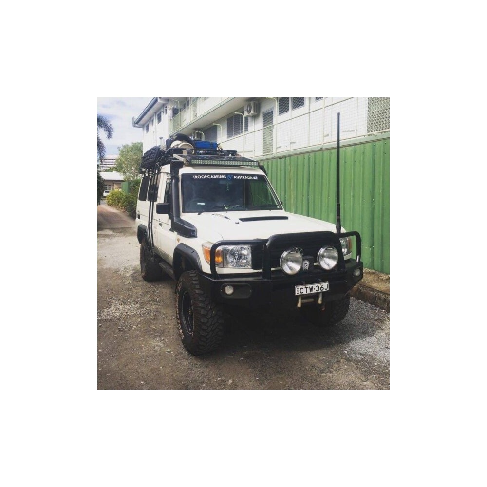 Élargisseurs d’ailes Land Cruiser 78 50mm double réservoir Kut Snake