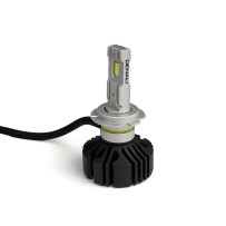 Cette ampoule LED haute performance H7 est conçue pour offrir un éclairage puissant et précis, idéal pour les utilisations offro