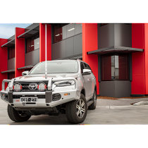 SUMMIT BAR ARB pour Fortuner MY21 : Pare-chocs 4x4 robuste