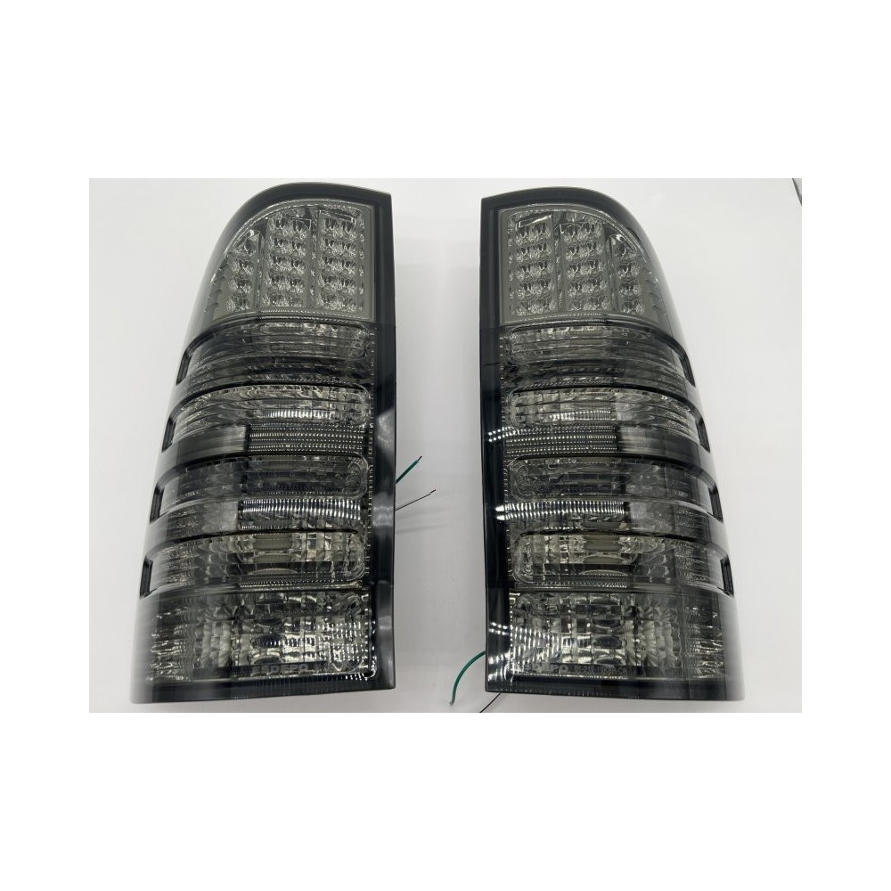 Feux AR LED Fumé Depo pour Hilux Vigo 2005-2015 - La Paire