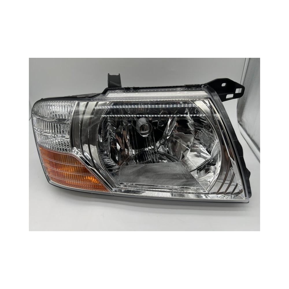 Optique avant droite Pajero III chrome Depo – Qualité & style