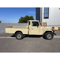 Toyota Land Cruiser FJ45 1983 – 4.2 Essence 135 ch