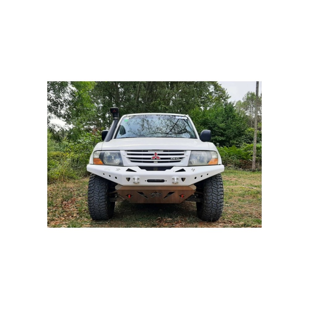 Pare-chocs avant avec base de treuil POUR MITSUBISHI MONTERO / PAJERO V60 Pare-chocs avant avec base de treuil POUR MITSUBISHI MONTERO / PAJERO V60