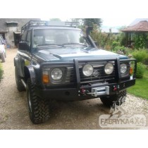 PARE-CHOCS AVANT AVEC BULLBAR SANS TROUS POUR FEUX NISSAN PATROL Y60