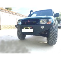 PARE-CHOCS AVANT M1 MITSUBISHI PAJERO V60